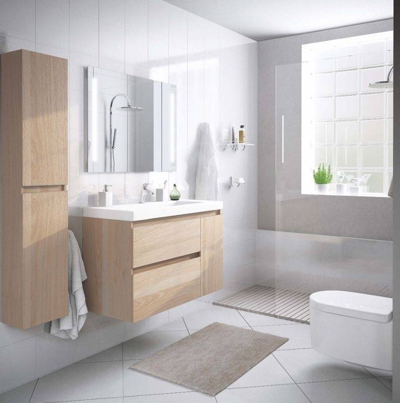 Salle de bain spacieuse